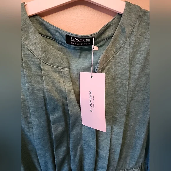 Bloomchic Peplum top - Picture 2 of 4